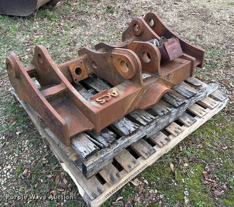 image for item EN2570 ACS  wheel loader quick coupler