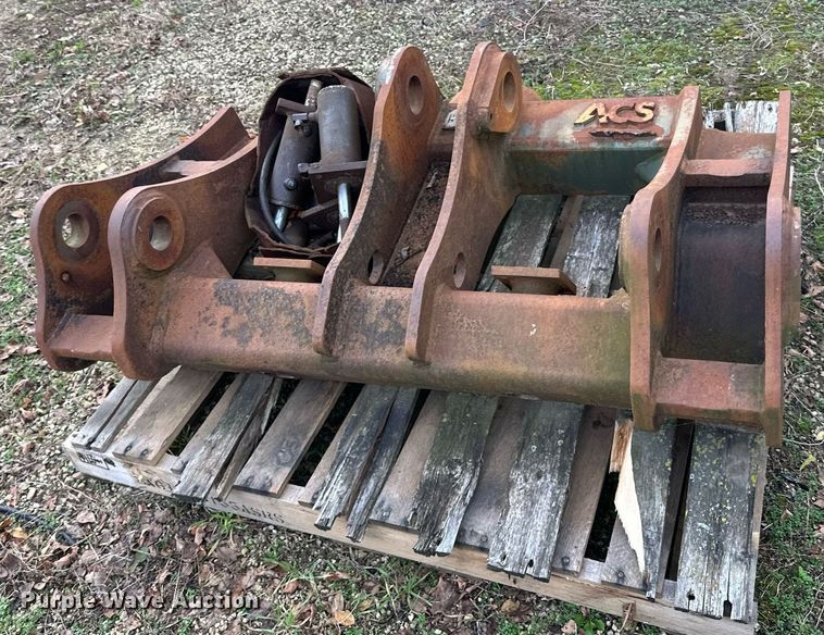 image for item EN2570 ACS  wheel loader quick coupler