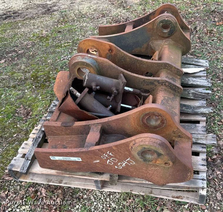 image for item EN2570 ACS  wheel loader quick coupler