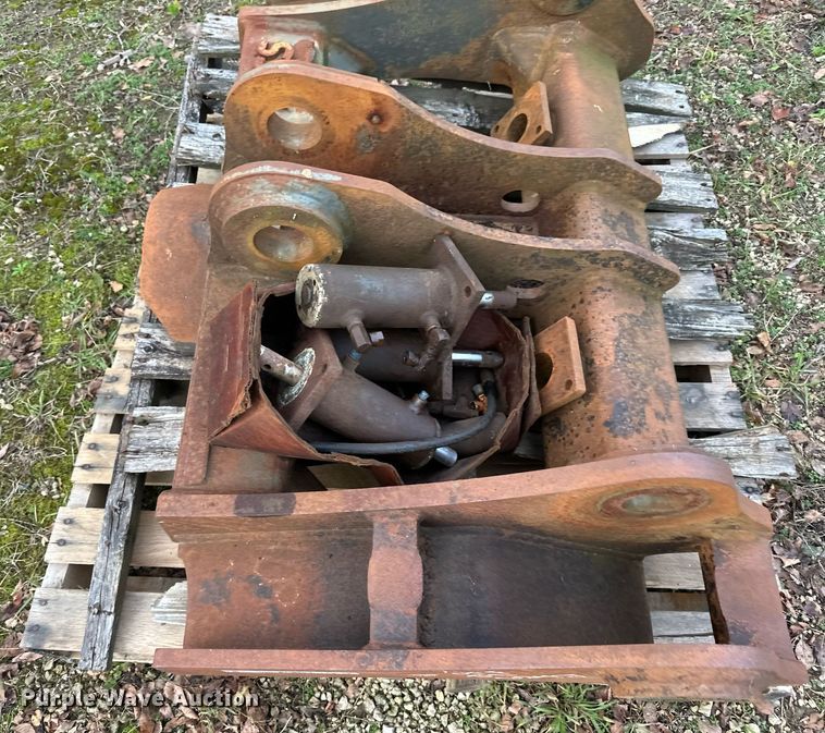 image for item EN2570 ACS  wheel loader quick coupler