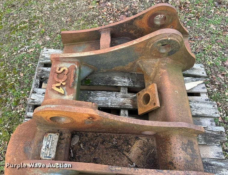 image for item EN2570 ACS  wheel loader quick coupler