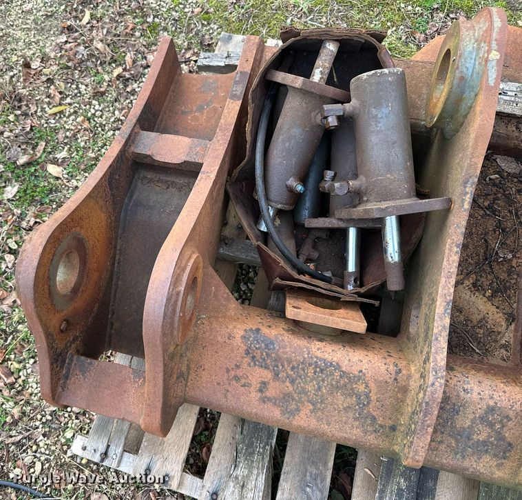 image for item EN2570 ACS  wheel loader quick coupler