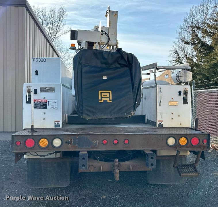 image for item EN2575 2011 Ford  F450 Super Duty XL bucket truck