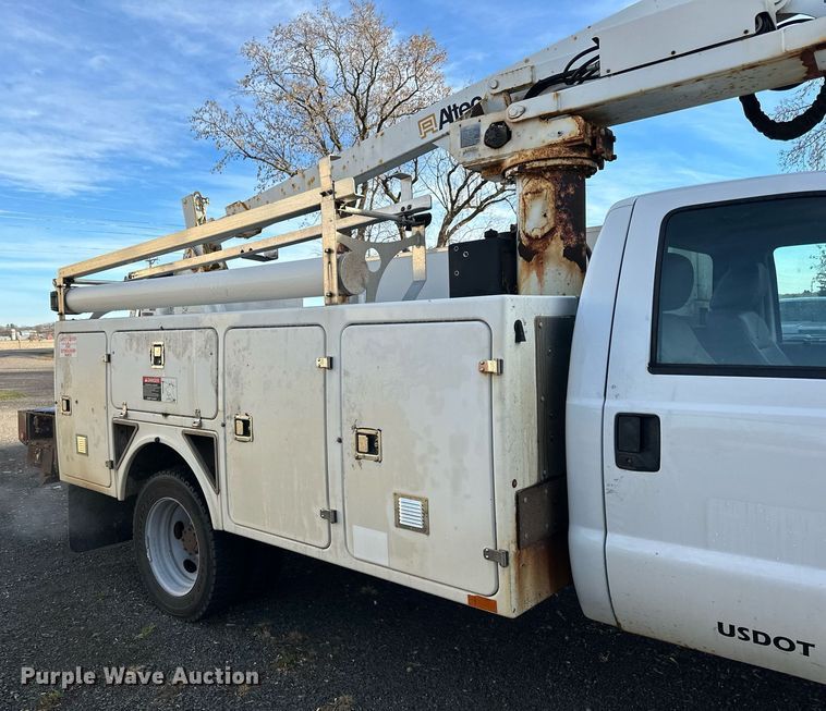 image for item EN2575 2011 Ford  F450 Super Duty XL bucket truck