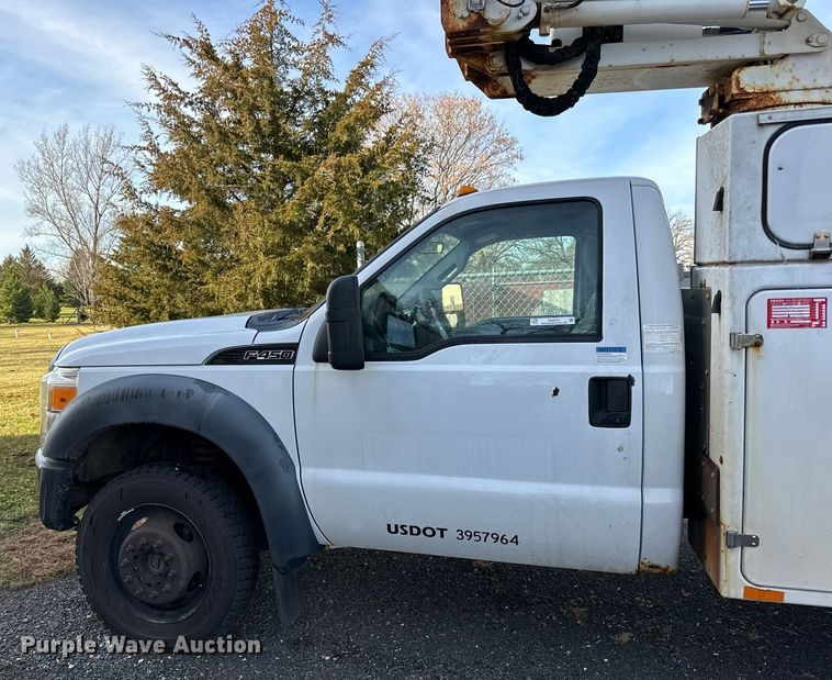 image for item EN2575 2011 Ford  F450 Super Duty XL bucket truck