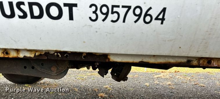 image for item EN2575 2011 Ford  F450 Super Duty XL bucket truck