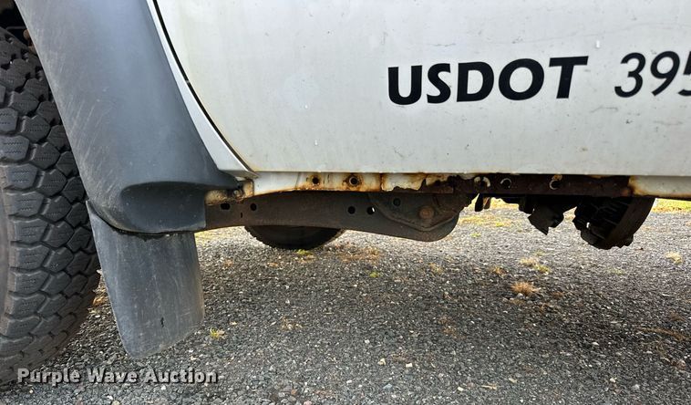 image for item EN2575 2011 Ford  F450 Super Duty XL bucket truck