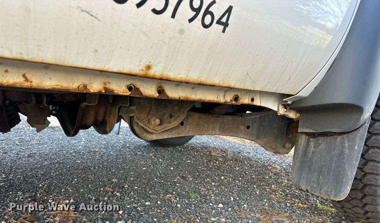 image for item EN2575 2011 Ford  F450 Super Duty XL bucket truck