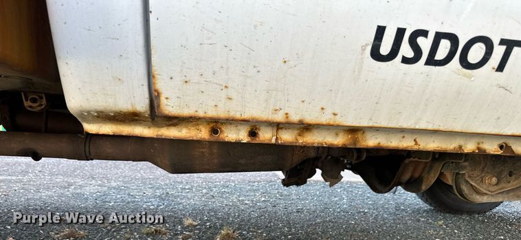 image for item EN2575 2011 Ford  F450 Super Duty XL bucket truck