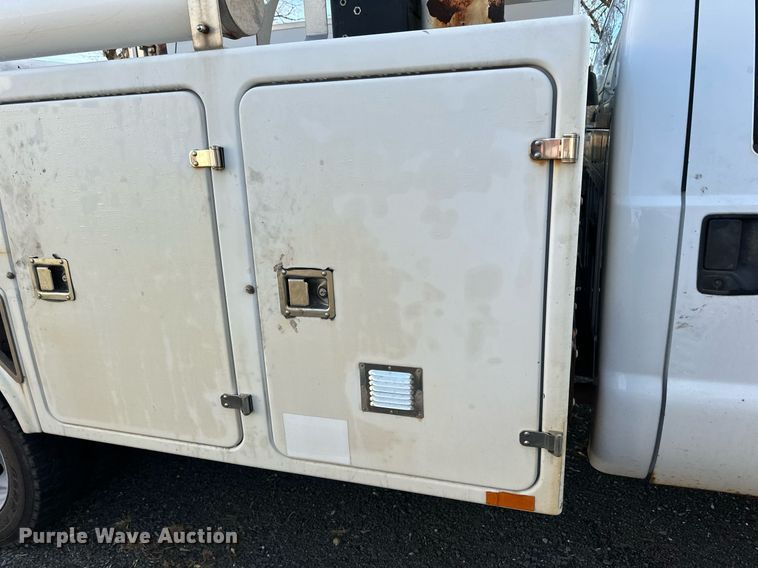 image for item EN2575 2011 Ford  F450 Super Duty XL bucket truck