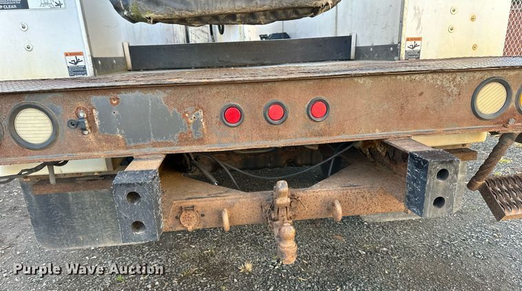 image for item EN2575 2011 Ford  F450 Super Duty XL bucket truck