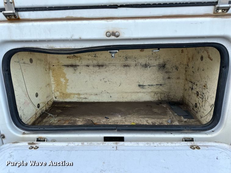 image for item EN2575 2011 Ford  F450 Super Duty XL bucket truck