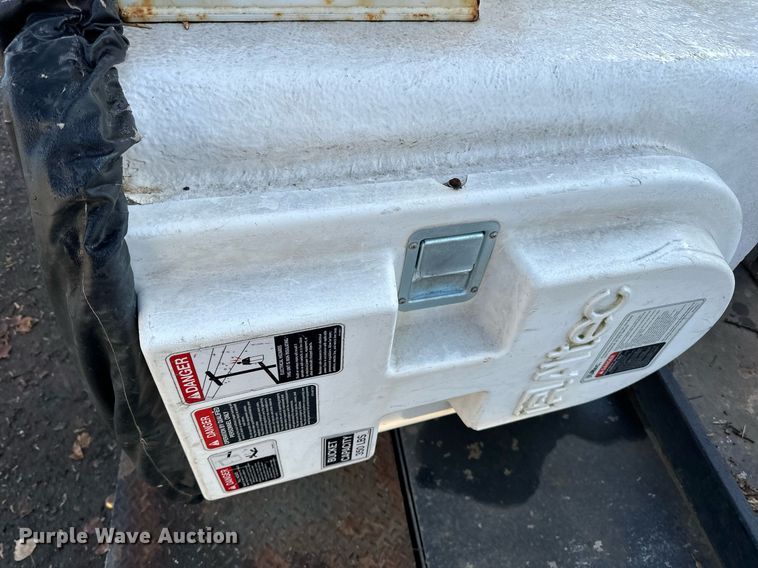 image for item EN2575 2011 Ford  F450 Super Duty XL bucket truck