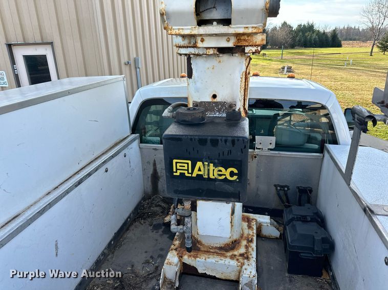 image for item EN2575 2011 Ford  F450 Super Duty XL bucket truck