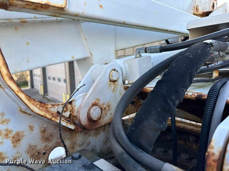 image for item EN2575 2011 Ford  F450 Super Duty XL bucket truck