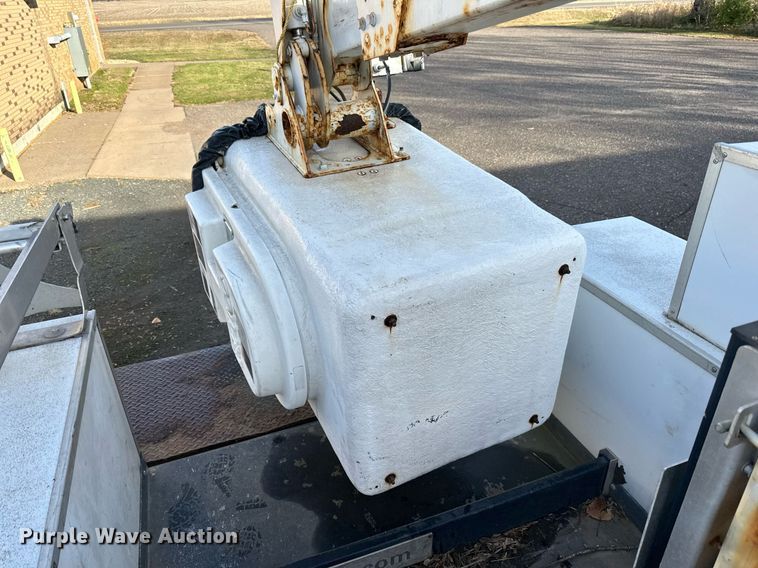 image for item EN2575 2011 Ford  F450 Super Duty XL bucket truck