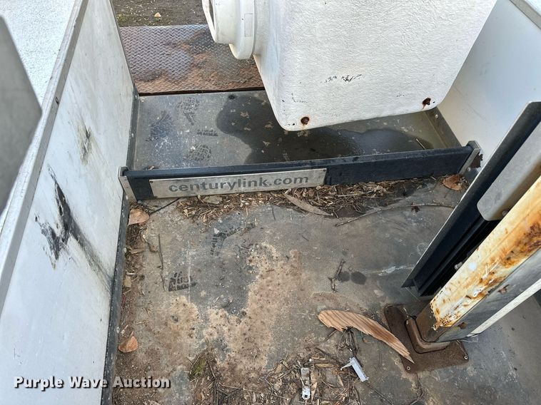 image for item EN2575 2011 Ford  F450 Super Duty XL bucket truck