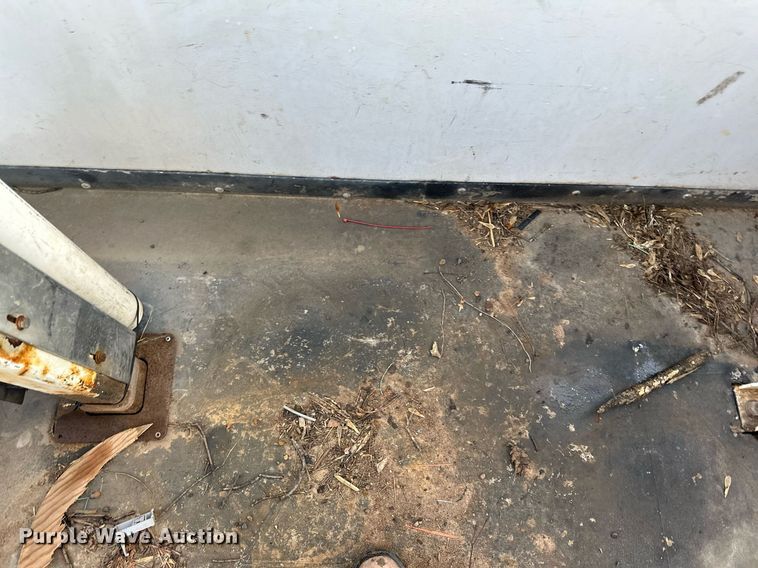 image for item EN2575 2011 Ford  F450 Super Duty XL bucket truck