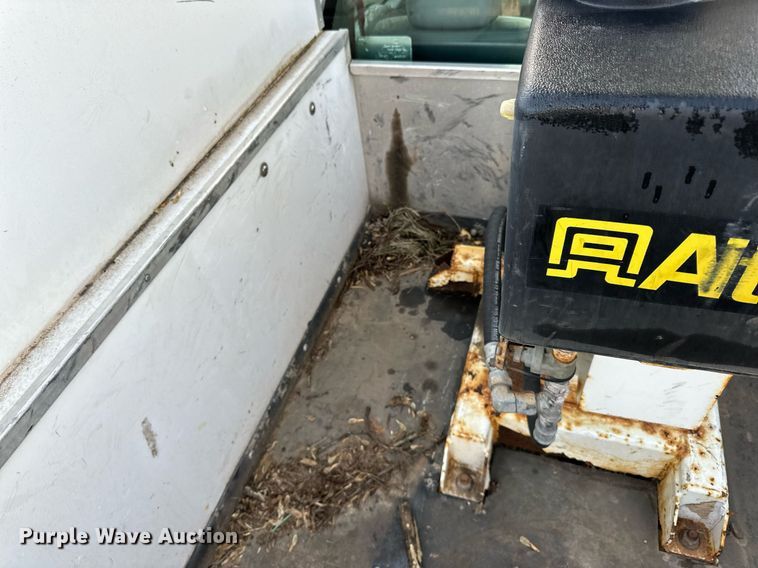 image for item EN2575 2011 Ford  F450 Super Duty XL bucket truck