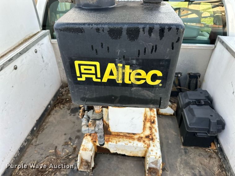 image for item EN2575 2011 Ford  F450 Super Duty XL bucket truck