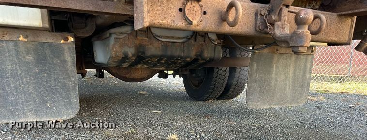 image for item EN2575 2011 Ford  F450 Super Duty XL bucket truck