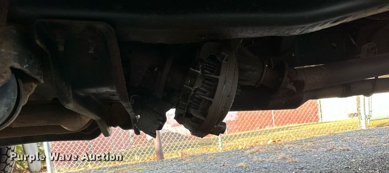 image for item EN2575 2011 Ford  F450 Super Duty XL bucket truck