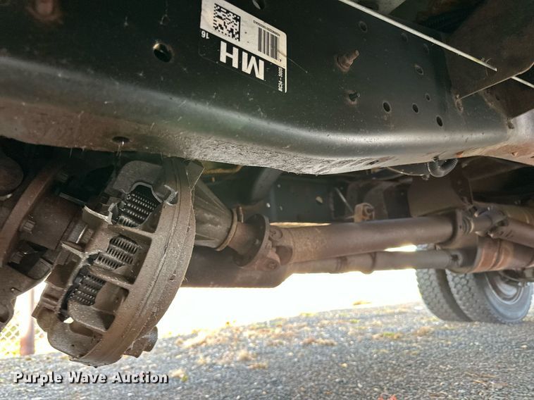 image for item EN2575 2011 Ford  F450 Super Duty XL bucket truck