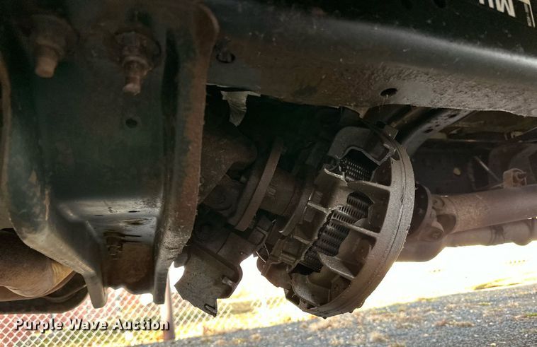 image for item EN2575 2011 Ford  F450 Super Duty XL bucket truck