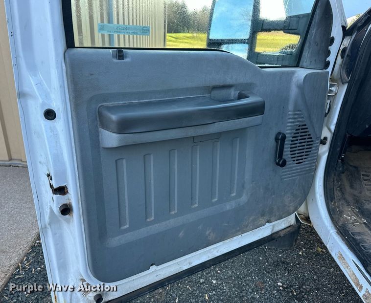 image for item EN2575 2011 Ford  F450 Super Duty XL bucket truck