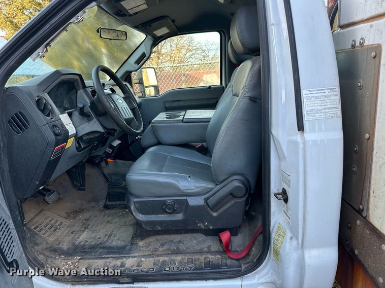 image for item EN2575 2011 Ford  F450 Super Duty XL bucket truck