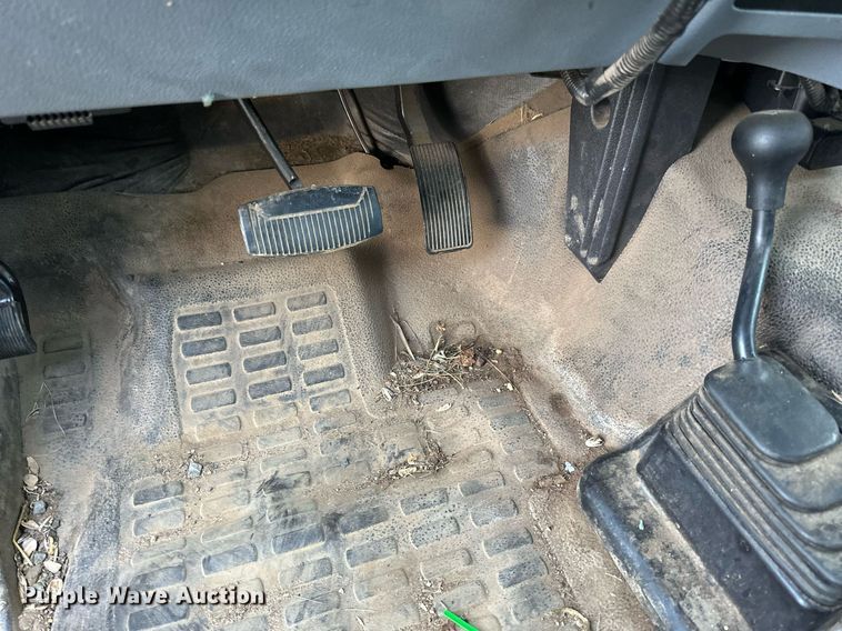 image for item EN2575 2011 Ford  F450 Super Duty XL bucket truck