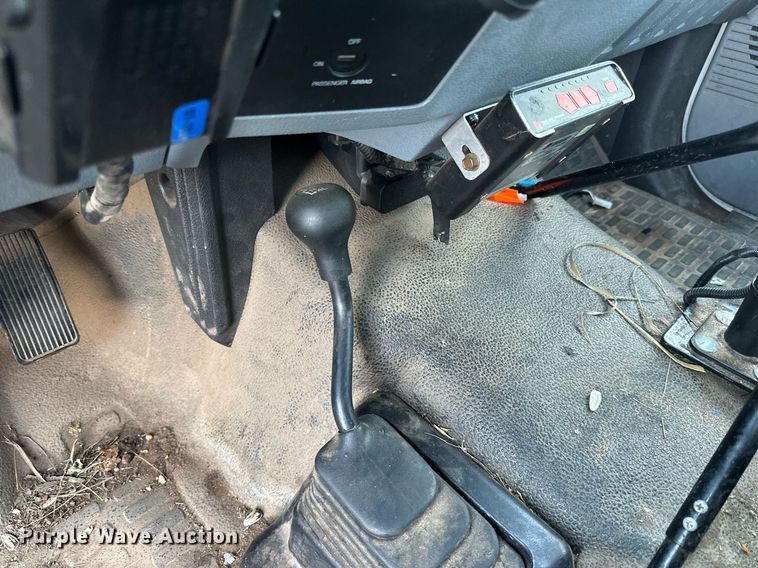 image for item EN2575 2011 Ford  F450 Super Duty XL bucket truck