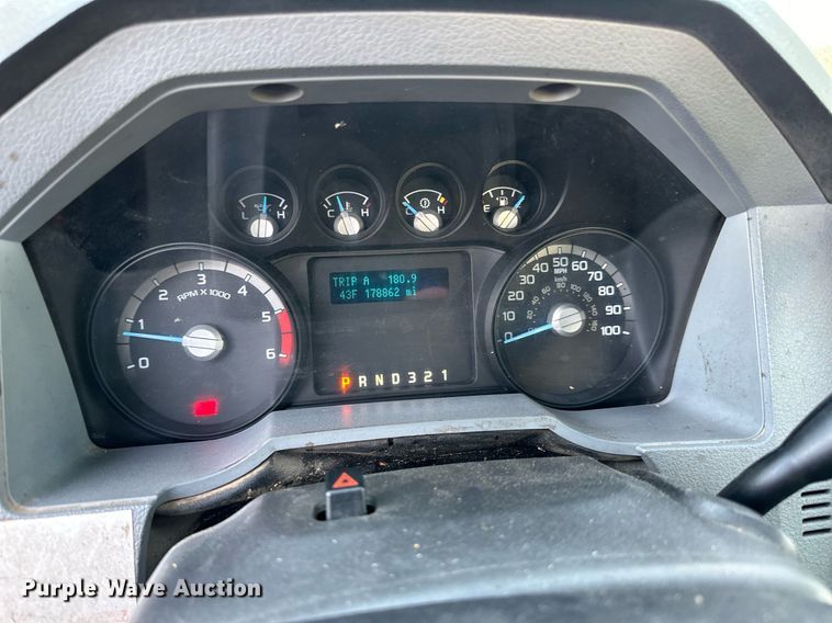 image for item EN2575 2011 Ford  F450 Super Duty XL bucket truck