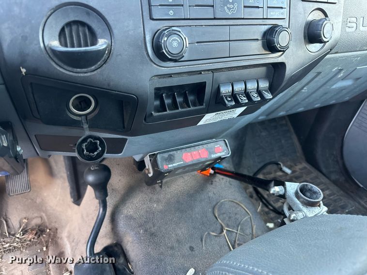 image for item EN2575 2011 Ford  F450 Super Duty XL bucket truck