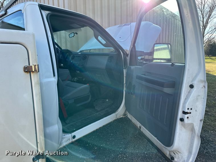 image for item EN2575 2011 Ford  F450 Super Duty XL bucket truck