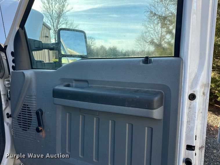 image for item EN2575 2011 Ford  F450 Super Duty XL bucket truck