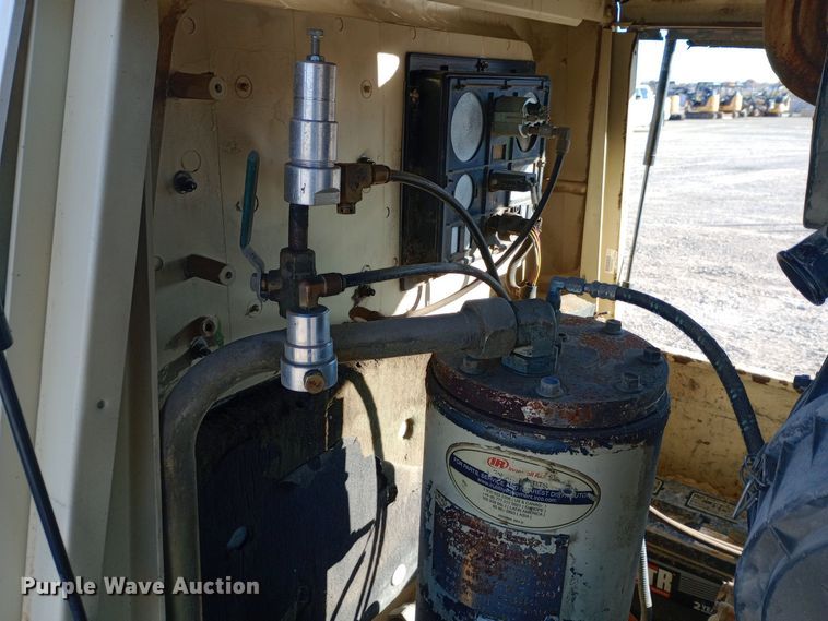 image for item EN8562 2007 Ingersoll Rand P185WIR air compressor
