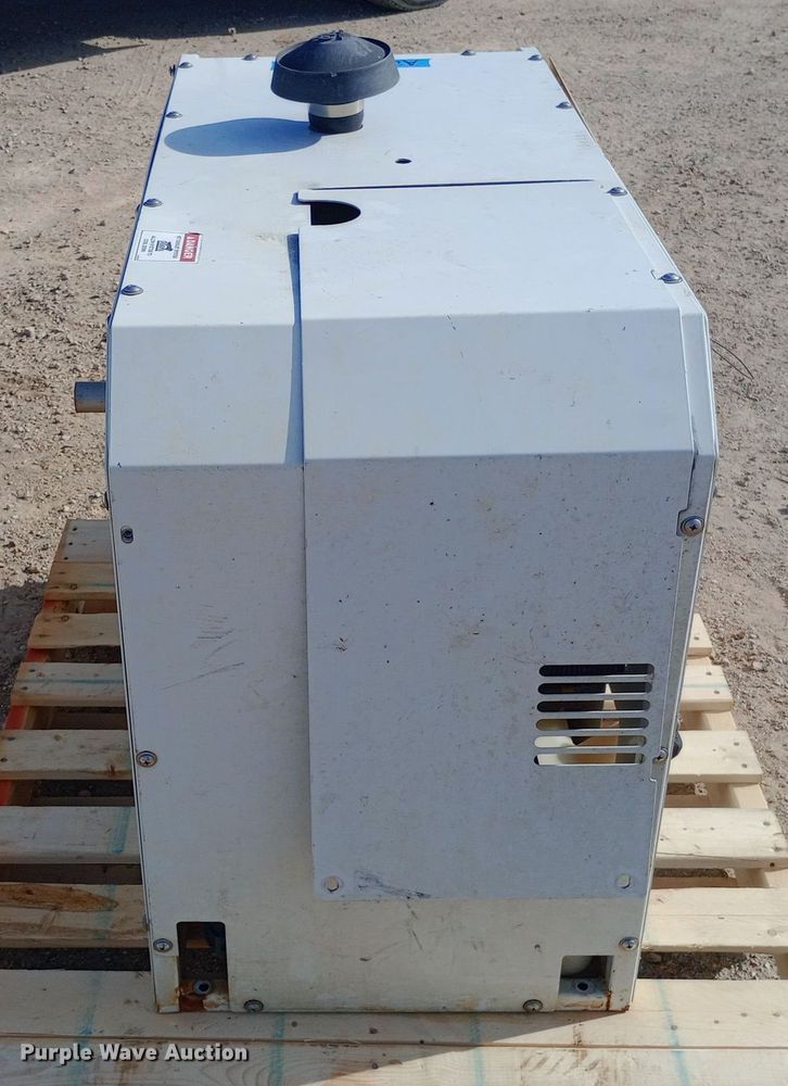 image for item EN8568 Boss Industries Bullet G air compressor