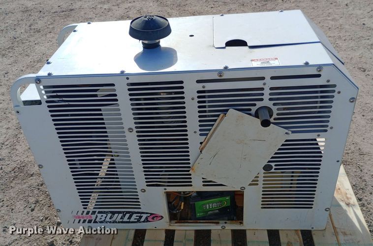 image for item EN8568 Boss Industries Bullet G air compressor