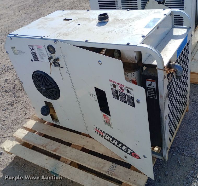 image for item EN8569 Boss Industries Bullet G air compressor