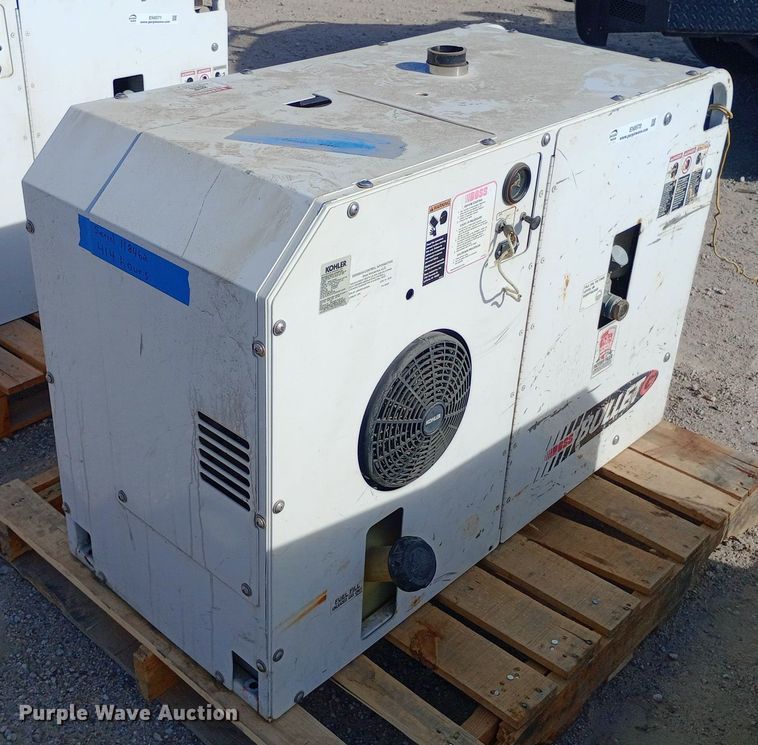 image for item EN8570 Boss Industries Bullet G air compressor