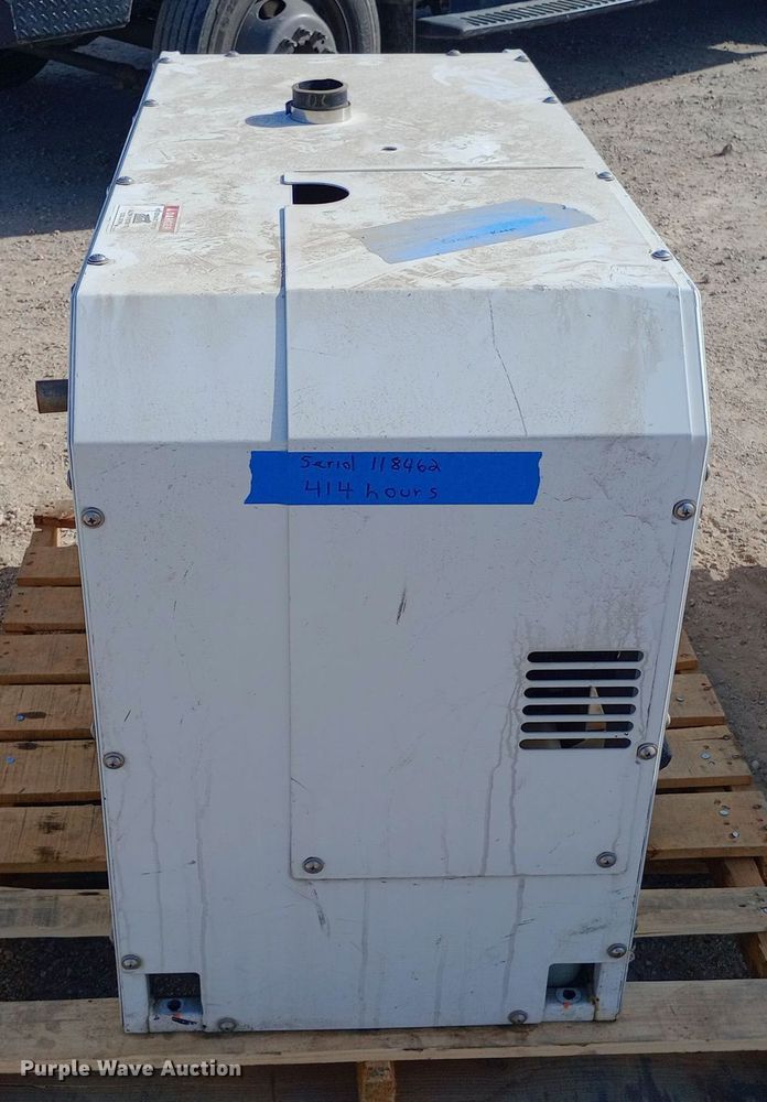 image for item EN8570 Boss Industries Bullet G air compressor