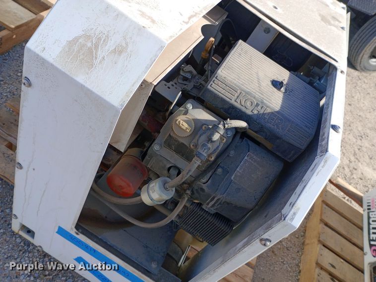 image for item EN8571 Boss Industries Bullet 2 air compressor