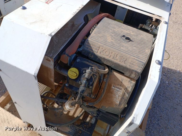 image for item EN8572 Boss Industries Bullet G air compressor