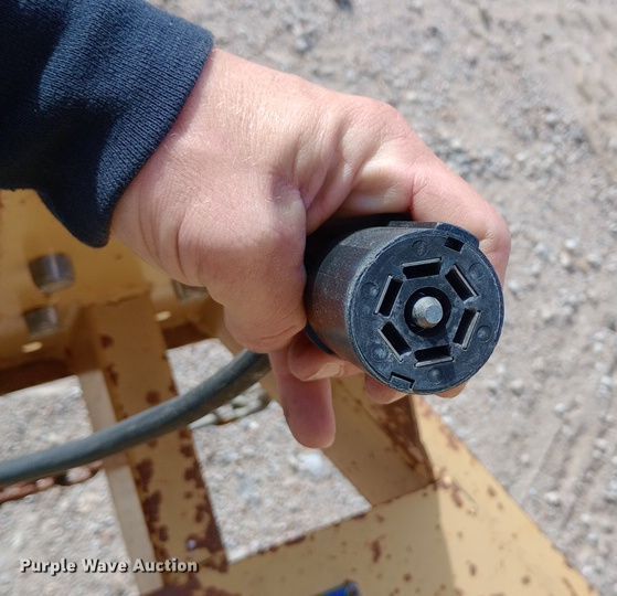 image for item EN8574 2011 Lucon pole trailer