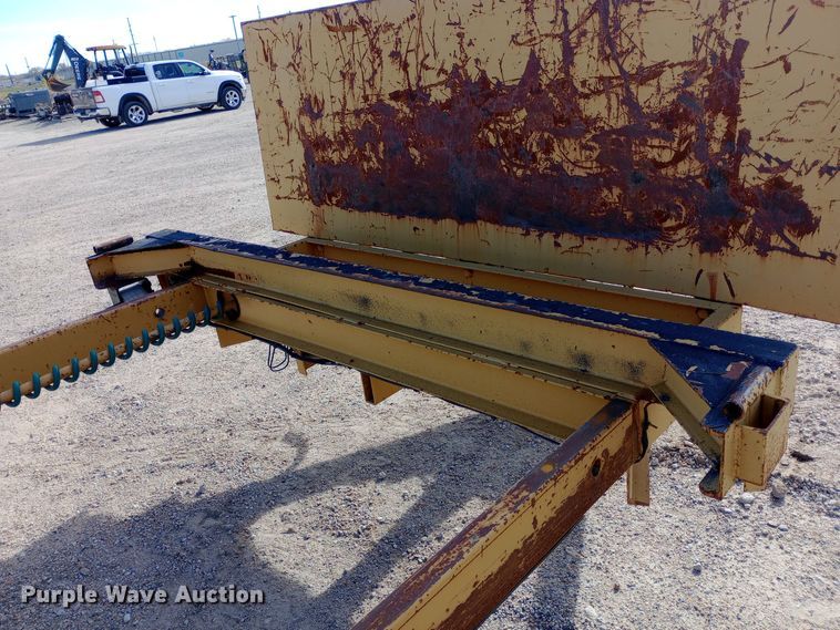 image for item EN8574 2011 Lucon pole trailer