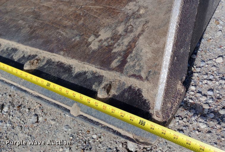 image for item EN8577 2012 John Deere 310J backhoe