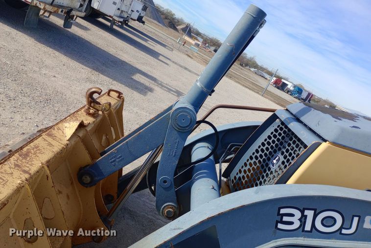 image for item EN8577 2012 John Deere 310J backhoe