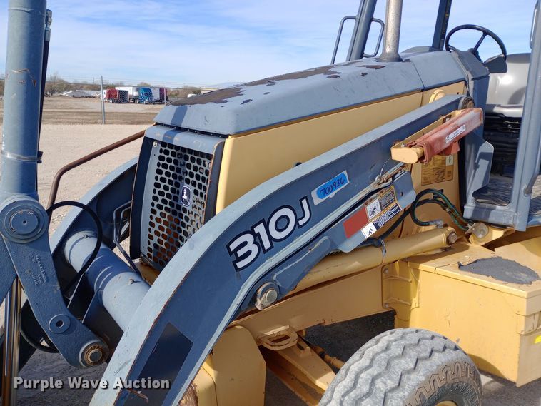 image for item EN8577 2012 John Deere 310J backhoe