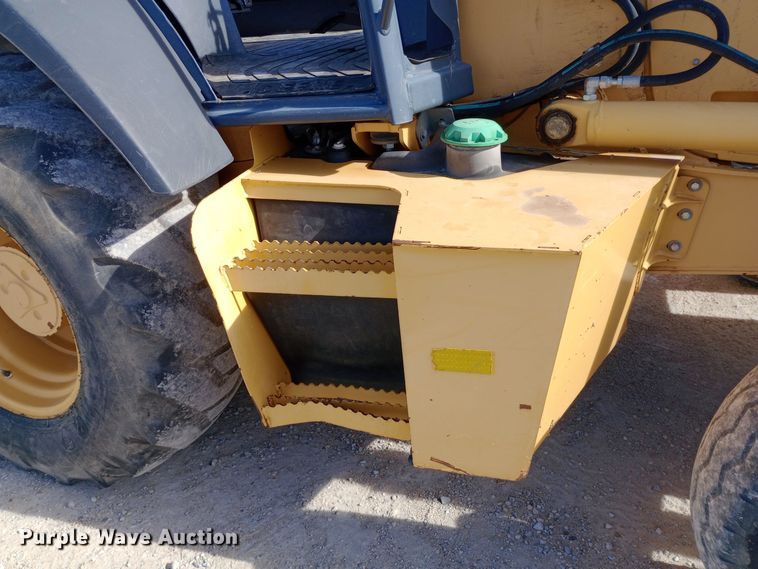 image for item EN8577 2012 John Deere 310J backhoe